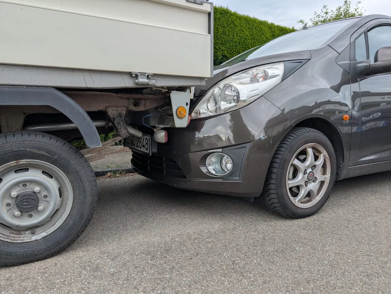 Detailaufnahme eines Frontschadens